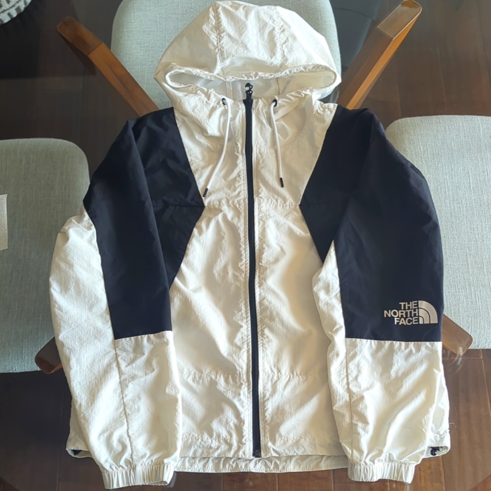 Women's windwall North face jacket